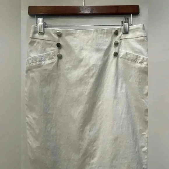 White Pencil Skirt Size Small​​ - Picture 2 of 8